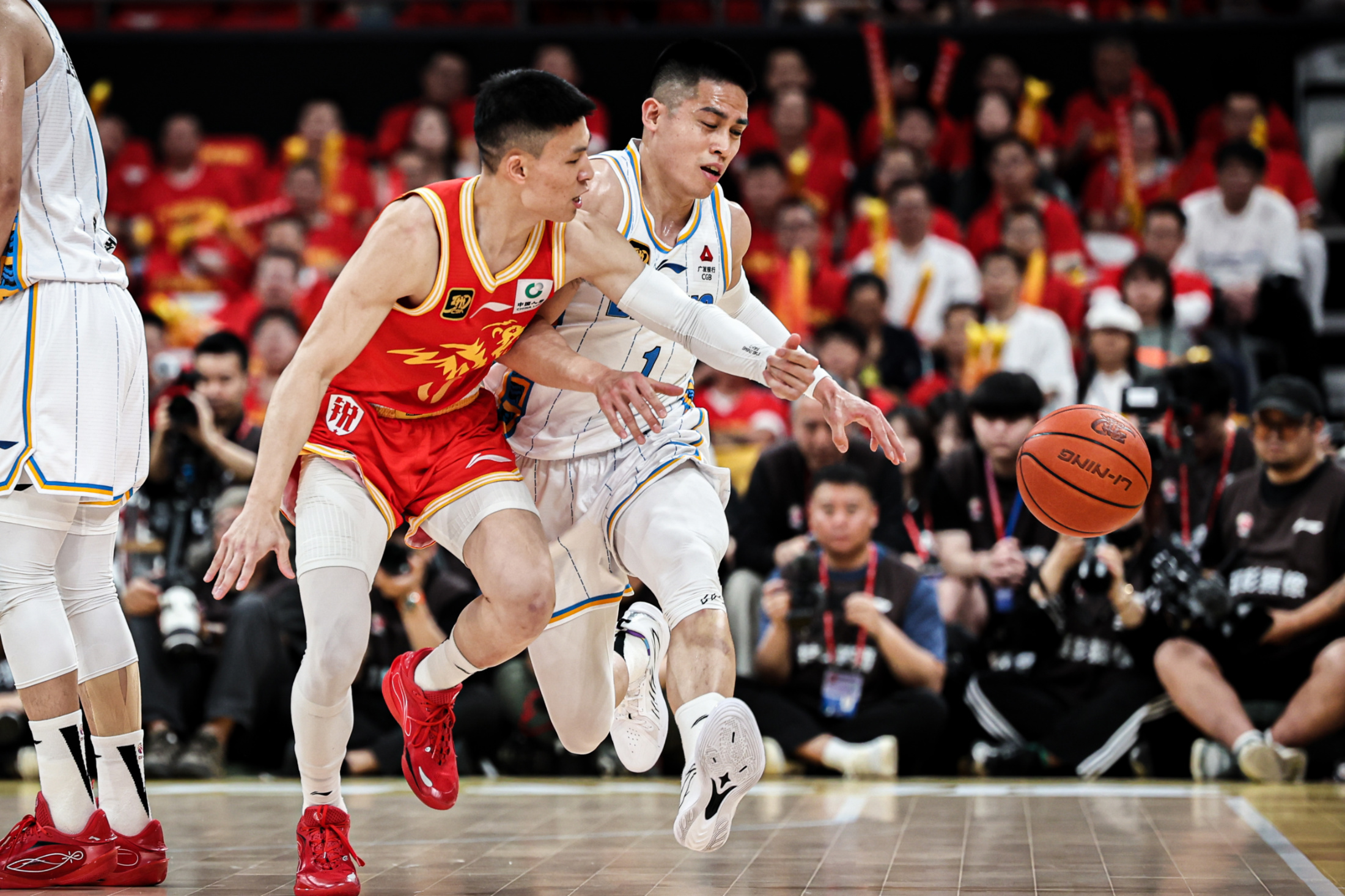 重磅!集结日广东宏远备战NBA常规赛巴黎圣日耳曼窗口期迎来里程碑,亚特兰大发布备战花絮的简单介绍 重磅!集结日广东宏远备战NBA常规赛巴黎圣日耳曼窗口期迎来里程碑,亚特兰大发布备战花絮的简单介绍