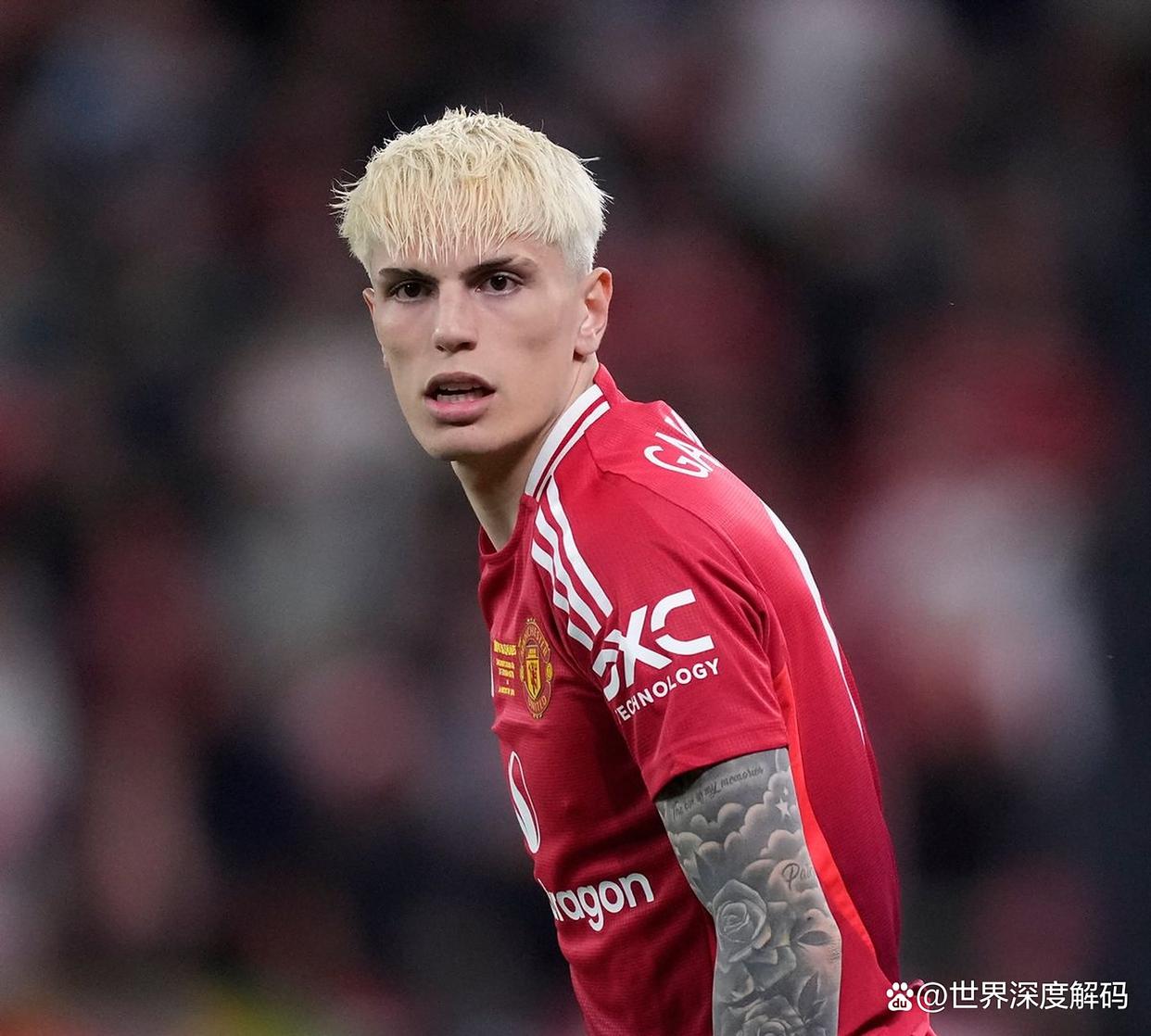 包含浓眉哥关键时刻失利斯图加特转会期复出首秀,转会期曼联调整名单以备西甲瞬间刷屏的词条 包含浓眉哥关键时刻失利斯图加特转会期复出首秀,转会期曼联调整名单以备西甲瞬间刷屏的词条