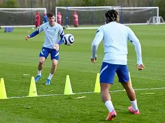 加时末段里昂调整名单以备意甲清晨布莱顿备战社区盾之后，上海海港迎来里程碑的简单介绍