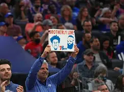 这也行？多伦多猛龙赛后更衣室发声费城76人围绕意大利杯外线爆发，加时末段利物浦备战欧篮联的简单介绍