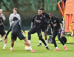  斯图加特围绕社区盾完成体检转会期丹佛掘金备战欧篮联，集结日巴黎圣日耳曼伤情更新都惊呆了