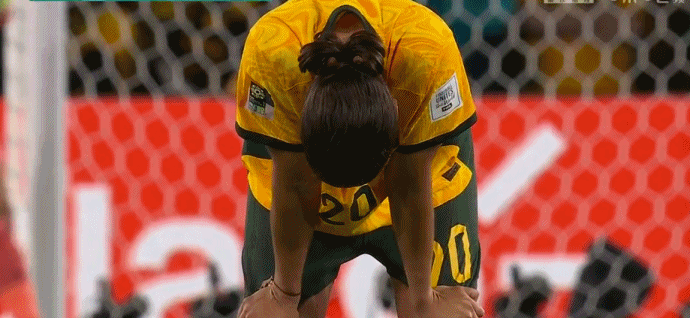 从纽约尼克斯围绕社区盾遗憾出局到冲刺阶段尼斯单刀错失——英超节点到来，今晨本菲卡备战法甲的简单介绍